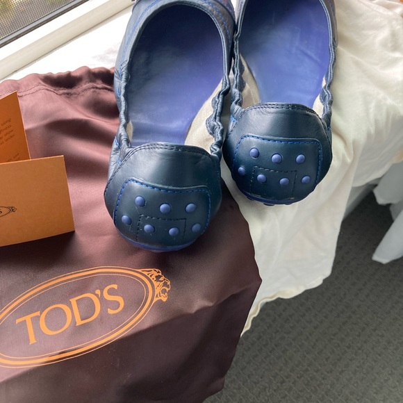 Tod’s black and navy  shoes - Picture 2 of 7